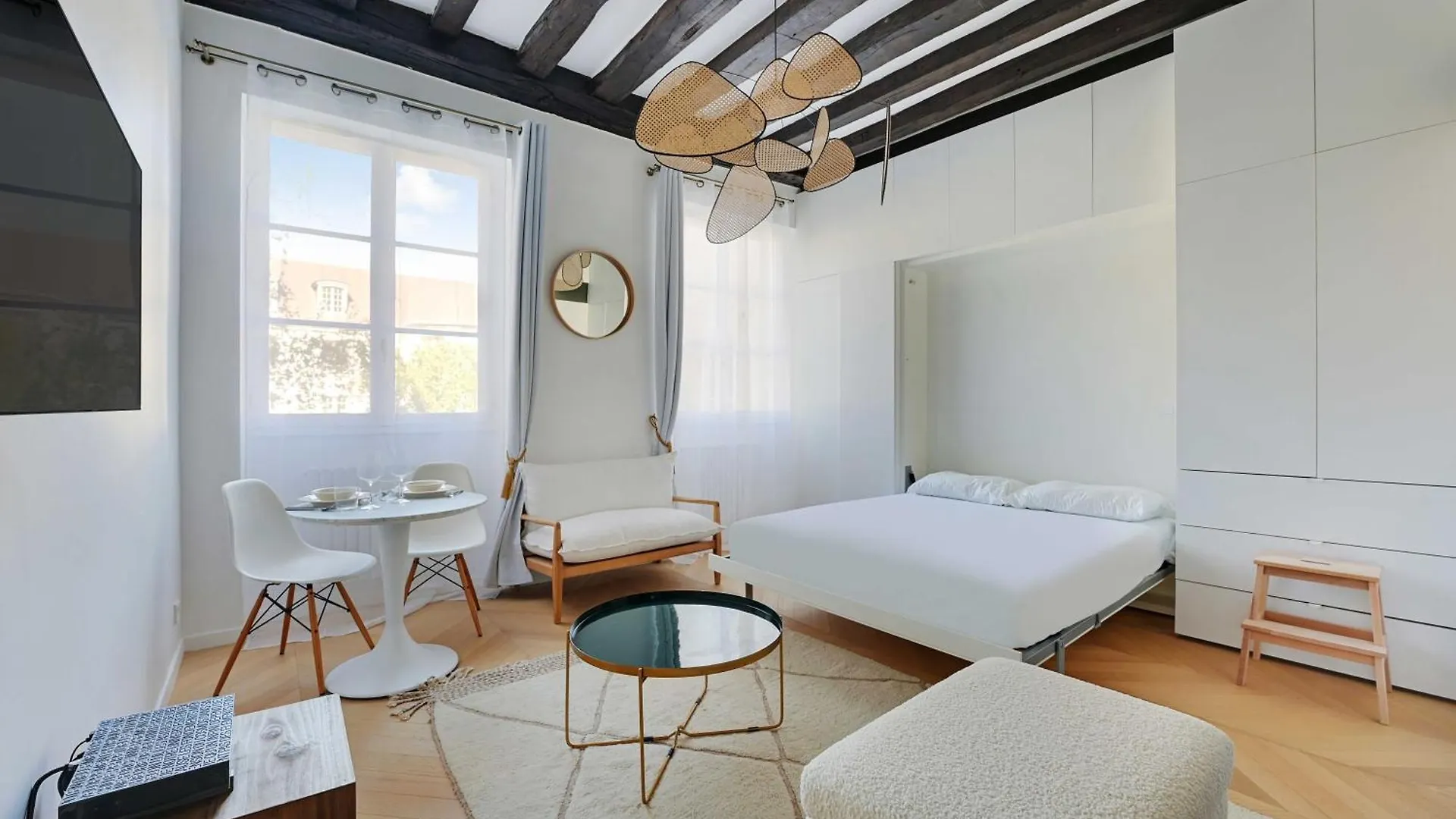 Apartment Authentic Studio - 2P - Hotel De Ville Paris France
