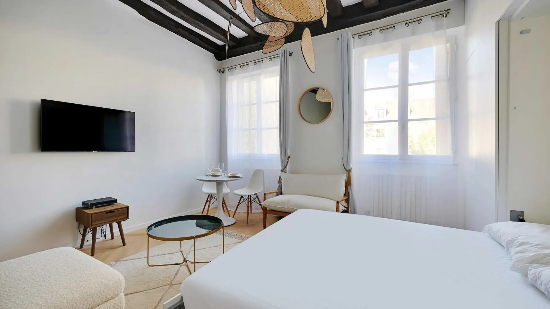 Authentic Studio - 2P - Hotel De Ville Paris Apartment
